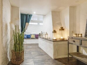 Dining - Nice Room With Free Breakfast, Spa Bath (Hisings Backa)