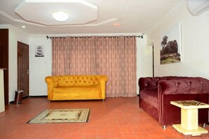 Living area - Sunrise Suites and Resturant (Abeokuta)