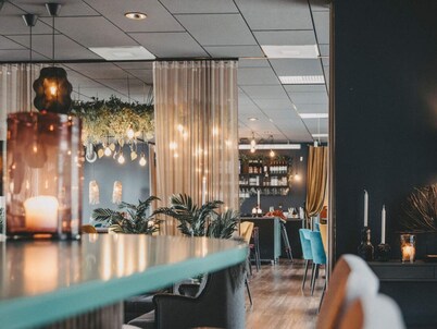 Room in a Hotel With Free Breakfast