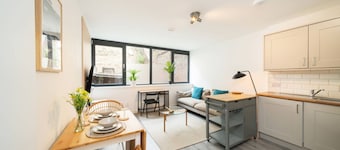 Castle Street Apartment - City Centre 2-bed