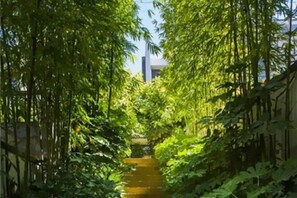 Property grounds - Banshan Guest Seaview Holiday Villa (Dali)