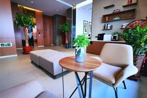 Lobby lounge - HanTing Hotel (Harbin Exhibition Center Sports College) (Harbin)