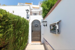 2 bedrooms