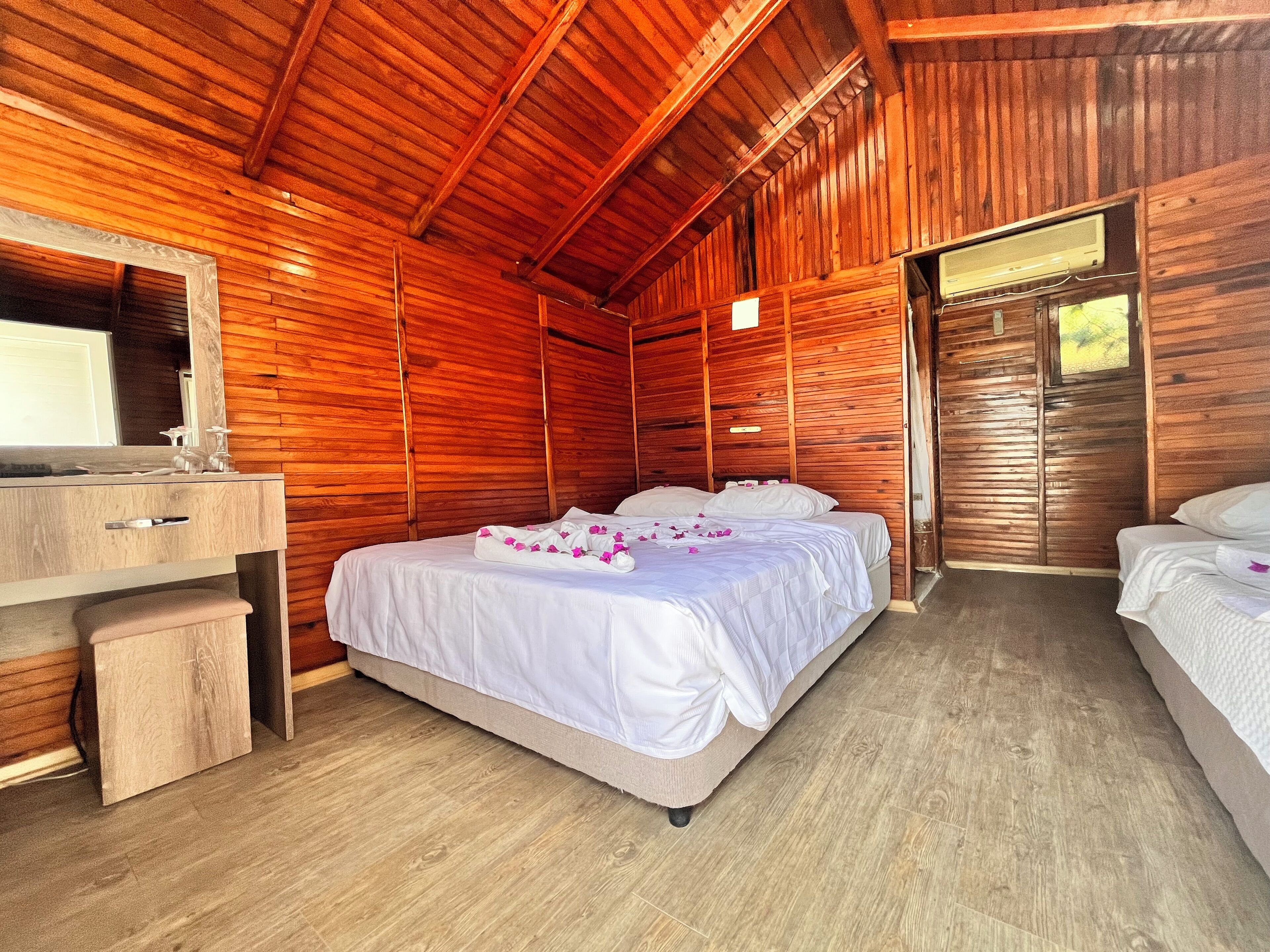 Ropa de cama de alta calidad, minibar y ropa de cama 