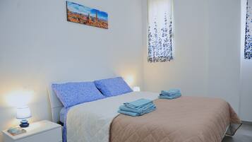 1 Schlafzimmer, BĂŒgeleisen/BĂŒgelbrett, Reisekinderbett, kostenloses WLAN