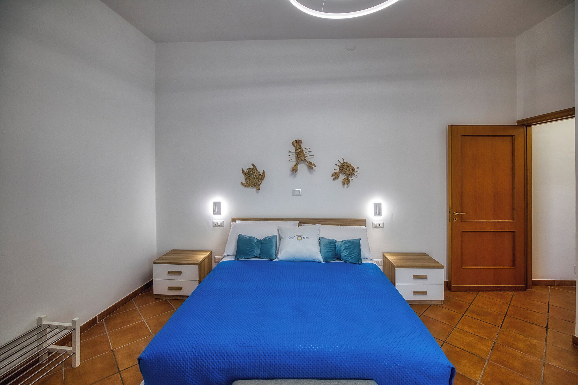 1 camera, Wi-Fi gratuito, lenzuola