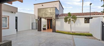 Blissful Bay Views, Steps to Beach, Private Yard