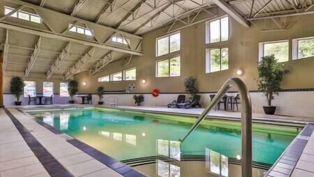 Pool - 1 BDRM Condo - Great location - Hot tub and pool (Fernie)