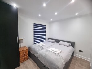 3 slaapkamers, een strijkplank/strijkijzer, wifi, beddengoed