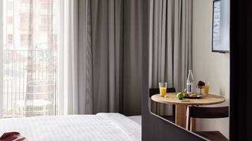 1 bedroom, iron/ironing board, travel crib, WiFi