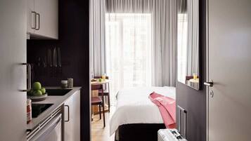 1 bedroom, iron/ironing board, travel crib, WiFi