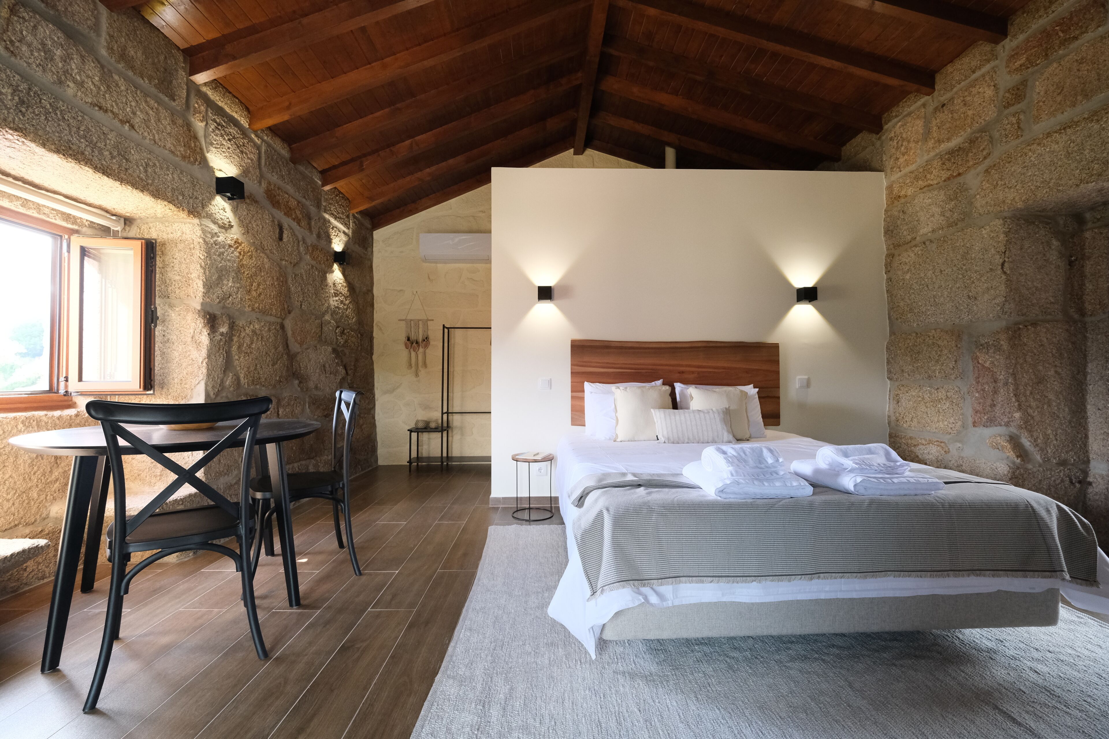 Espace de travail pour ordinateur portable, Wi-Fi gratuit