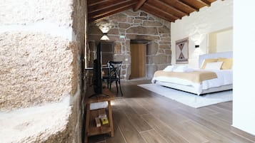 Apartment, 1 Double Bed, Kitchenette | 1 bedroom, laptop workspace, free WiFi