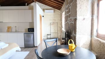 Apartment, 1 Double Bed, Kitchenette | 1 bedroom, laptop workspace, free WiFi