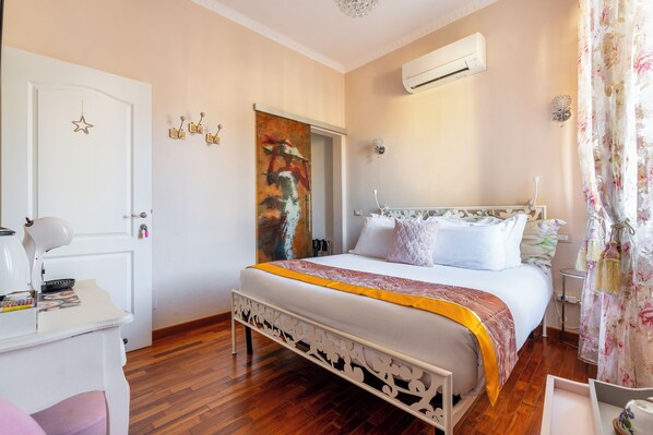 1 camera, ferro/asse da stiro, Wi-Fi, lenzuola