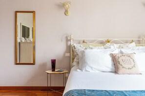 1 bedroom, in-room safe, iron/ironing board, free WiFi