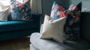 Living area - Camellia House, indulge in luxury at our Victorian gem in the heart of Abersoch! (Pwllheli)
