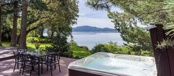 This house is a 1 bedroom(s), 1 bathrooms, located in Eastsound, WA.