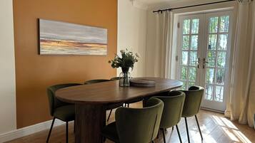 House | Dining