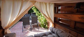 Vacation apartment "Kranich" on Lake Krakow with terrace and playroom