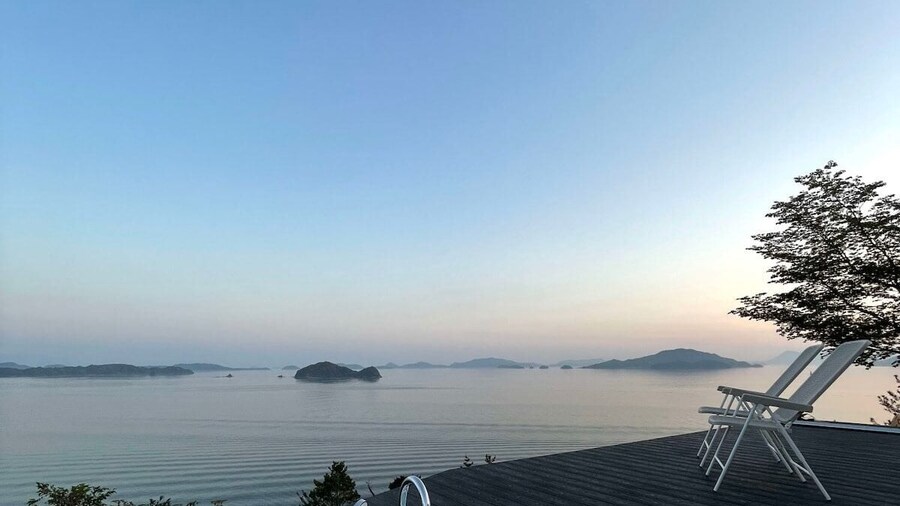 海と空の家