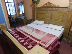1 habitación, tabla de planchar con plancha y wifi gratis 