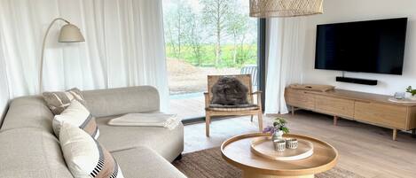 TV, fireplace, table football, ping pong