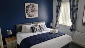 House | 7 bedrooms, iron/ironing board, free WiFi, bed sheets