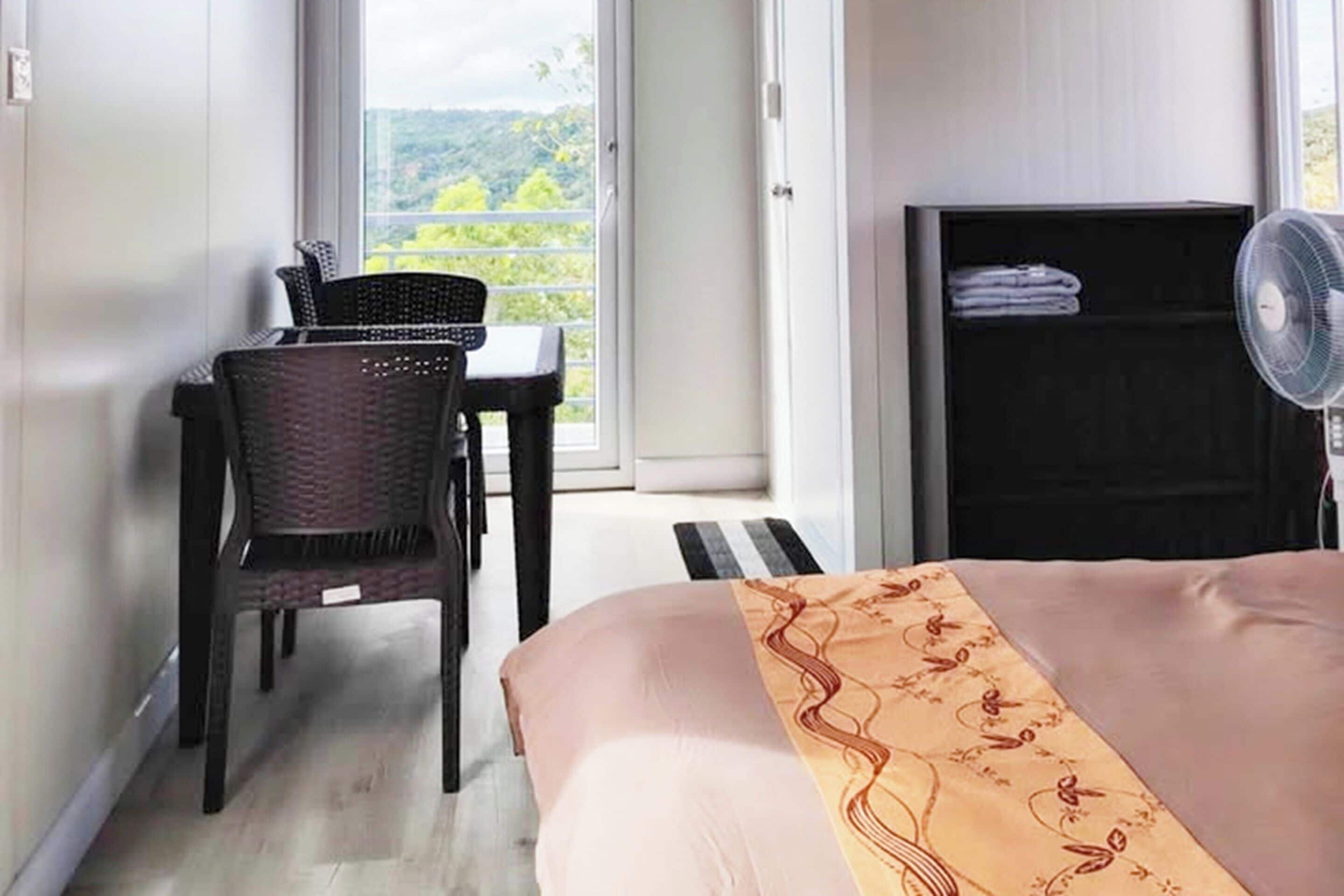 Deluxe Quadruple Room | Bed sheets