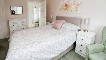 2 bedrooms, free WiFi, bed sheets