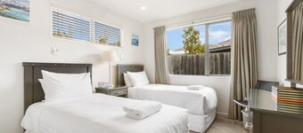 Amazing Location! Central 2 bedroom Unit