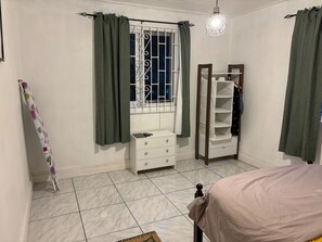 2 habitaciones, tabla de planchar con plancha y wifi gratis