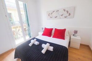 3 slaapkamers, een strijkplank/strijkijzer, wifi, beddengoed