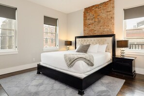 4 bedrooms, desk, iron/ironing board, WiFi