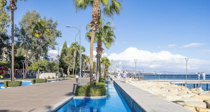 75 Prokymea- Steps From the Sea, Downtown, Balcony