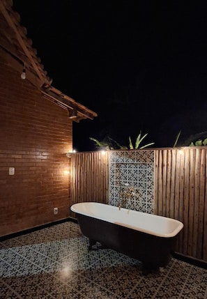 Chalet, 1 Bedroom, Patio, Garden View | Bathroom