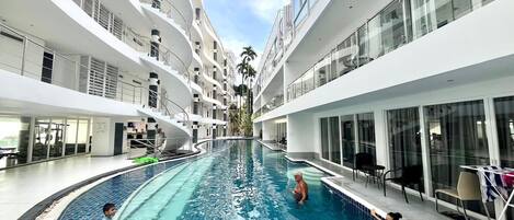 Apartment, 2 Schlafzimmer, barrierefrei, Balkon | Pool