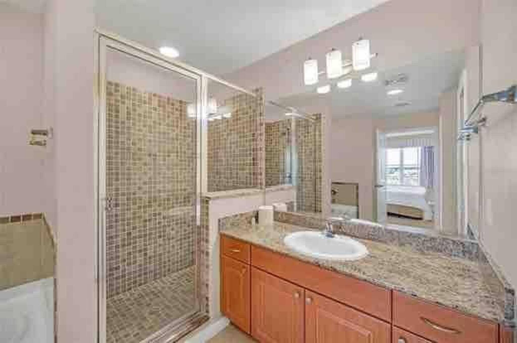 Apartment, 1 Bedroom, Balcony, Pool View | Bathroom