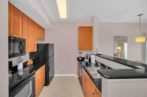 Apartment, 1 Bedroom, Balcony, Pool View | Interior