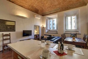 Departamento, 2 habitaciones | Restaurantes