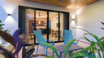 Apartemen, 1 kamar tidur, teras, pemandangan kebun | Teras/patio