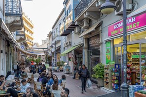 Outdoor dining - 74 Prokymea- Steps From the Sea, Downtown, Balcony (Limassol)