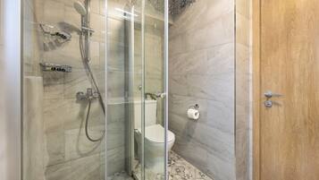 Apartment, 1 Bedroom, Balcony, City View | Bathroom