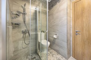Căn hộ, 1 phòng ngủ, ban công, quang cảnh thành phố | Phòng tắm