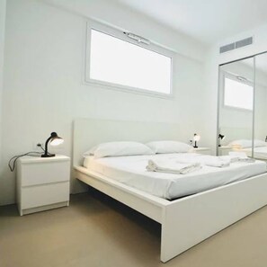 Leilighet, 4 soverom, privat basseng, hageutsikt | 4 soverom