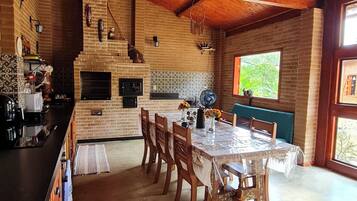 Chalet, 1 Bedroom, Garden View | Dining