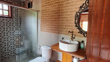 Chalé, 1 quarto, vista para o jardim | Banheiro