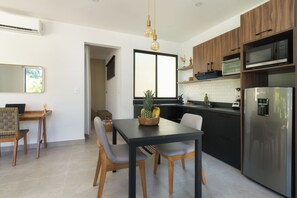 Apartment, 1 Schlafzimmer, Terrasse, Gartenblick | Esszimmer