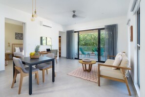 Apartment, 1 Schlafzimmer, Terrasse, Gartenblick | Esszimmer