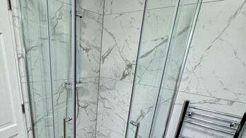 House | Bathroom | Shower, towels